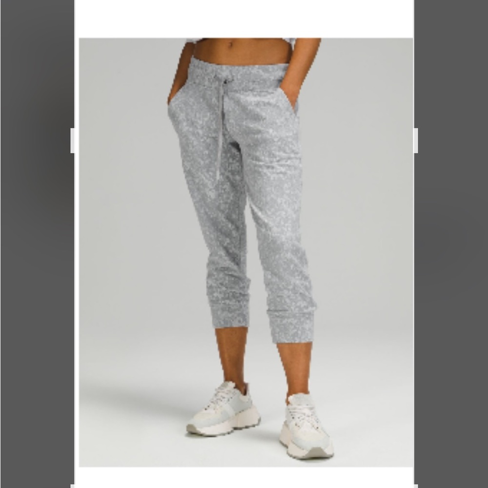 NWOT lululemon Ready to Rulu High Rise cropped jogger